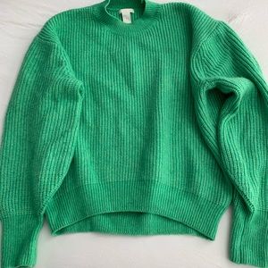 H & M sweater